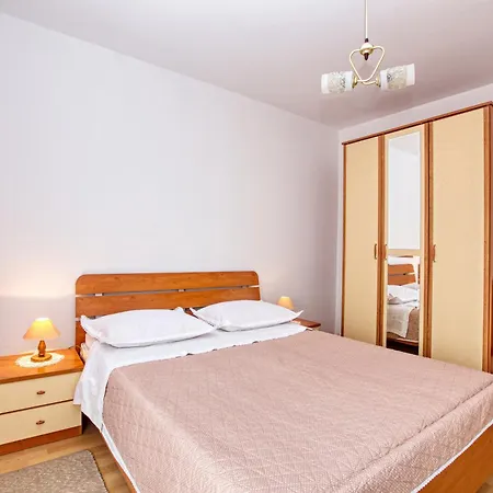 Apartamento By The Sea Grebastica, Sibenik - 482 *